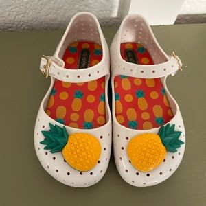SOLD- MINI Melissa Size 8t Pineapple Mary Janes